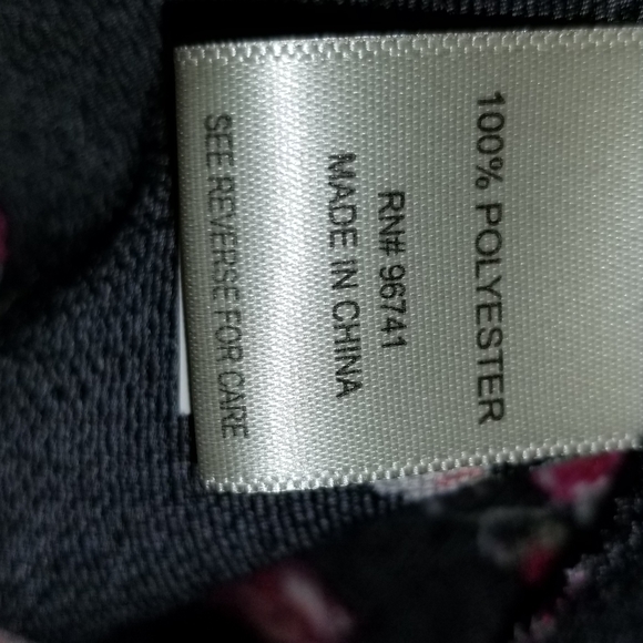 Black floral shoulder cutout blouse - Picture 2 of 9